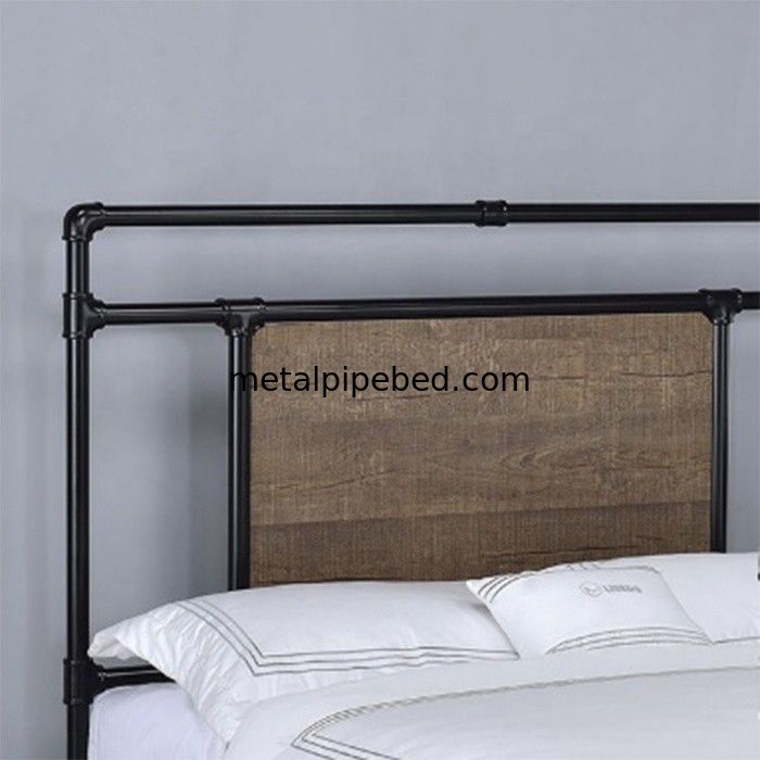 Modern Single Layer Black Pipe Frame ODM Metal Iron Bed Industrial